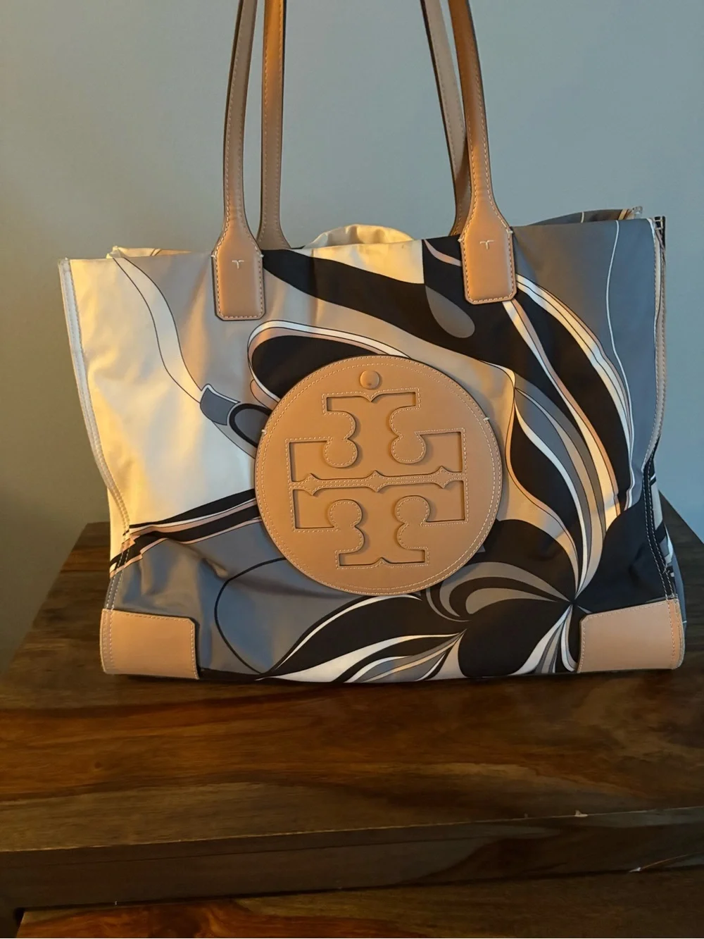 Tory Burch Beige, Grey, and Black Swirl Logo Tote Bag - Neutral Tulip